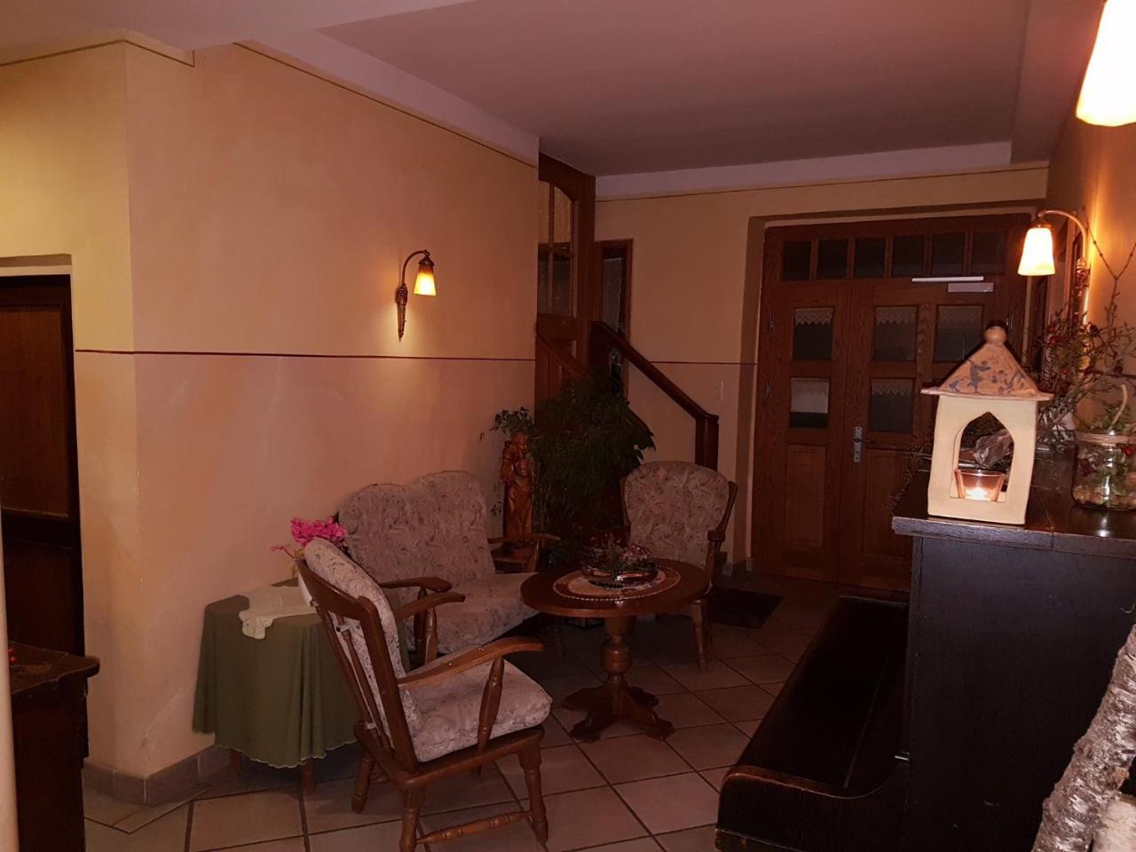 Landgasthof "Zur Linde" Irmelshausen Exterior foto